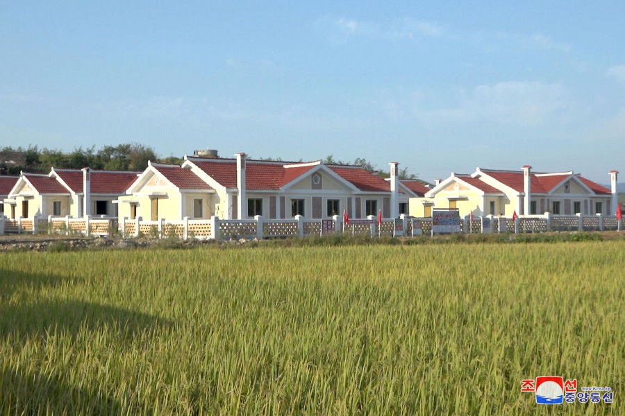 4-서부지구 피해지역들에서의 새집들이경사